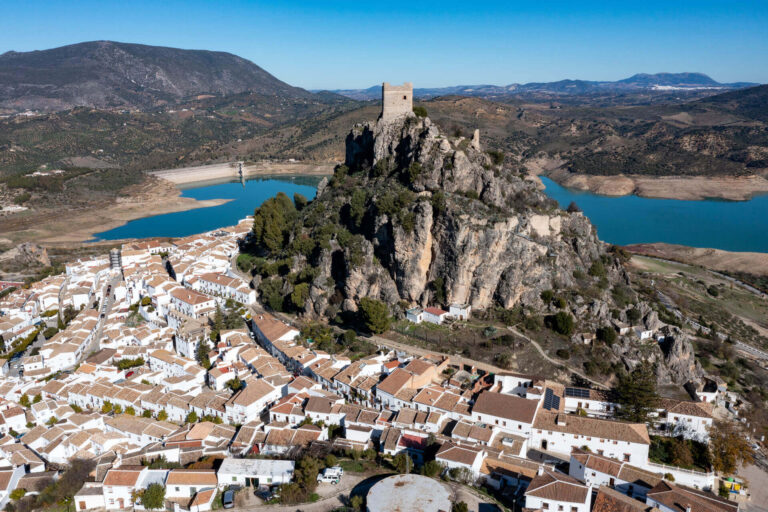 Zahara de la Sierra Castle, the village of Zahara de la Sierra, the famous white village in Cádiz, Spain